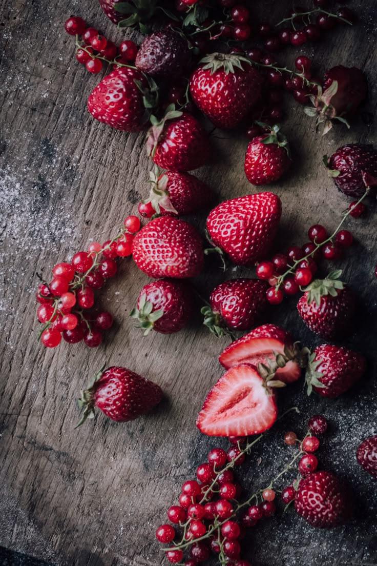 Woodland Bounty: Eclectic Berry Farmers' Picks